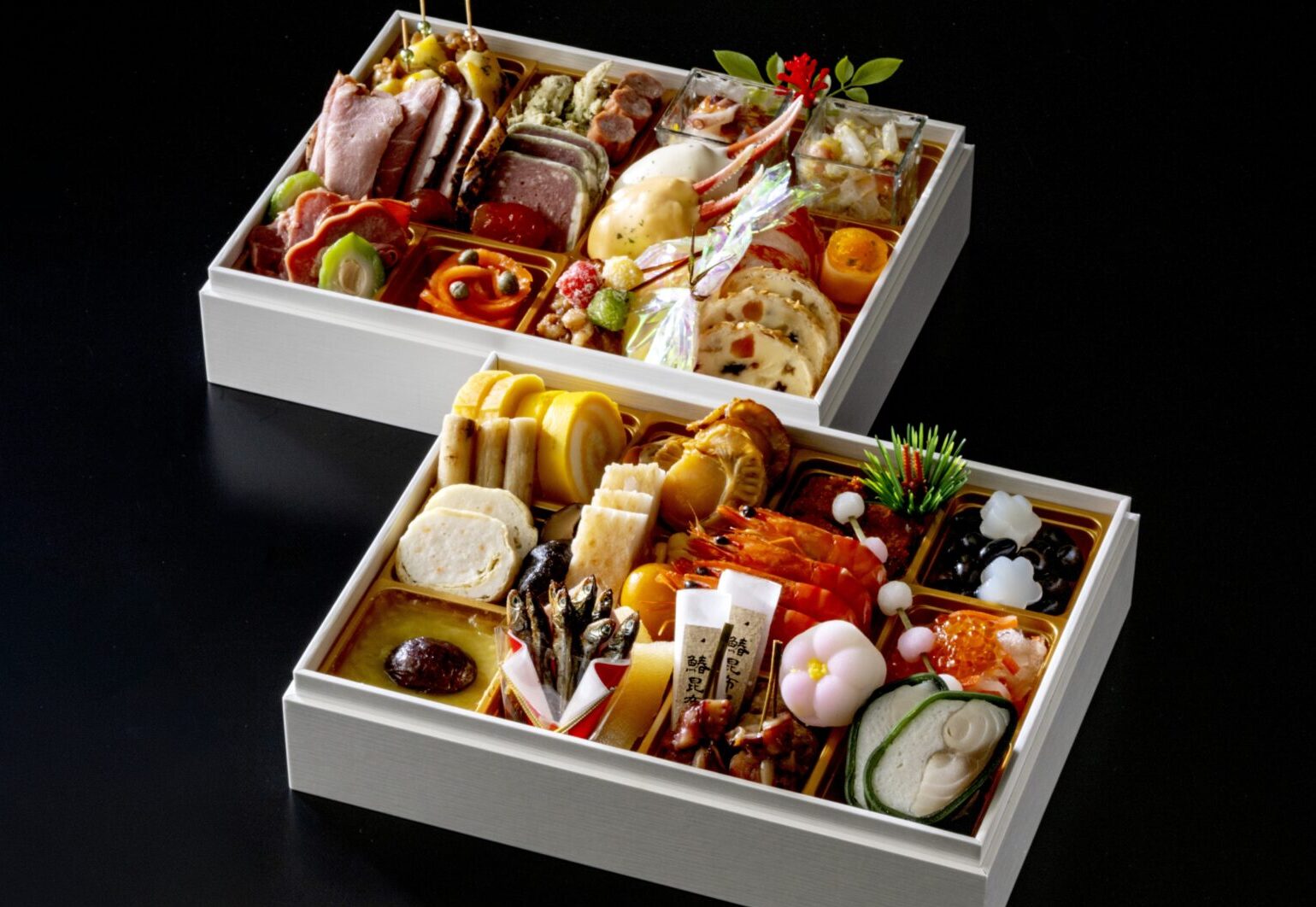 早期ご予約でお得！2027年 新年を彩るホテルのおせち重【ご予約受付開始】